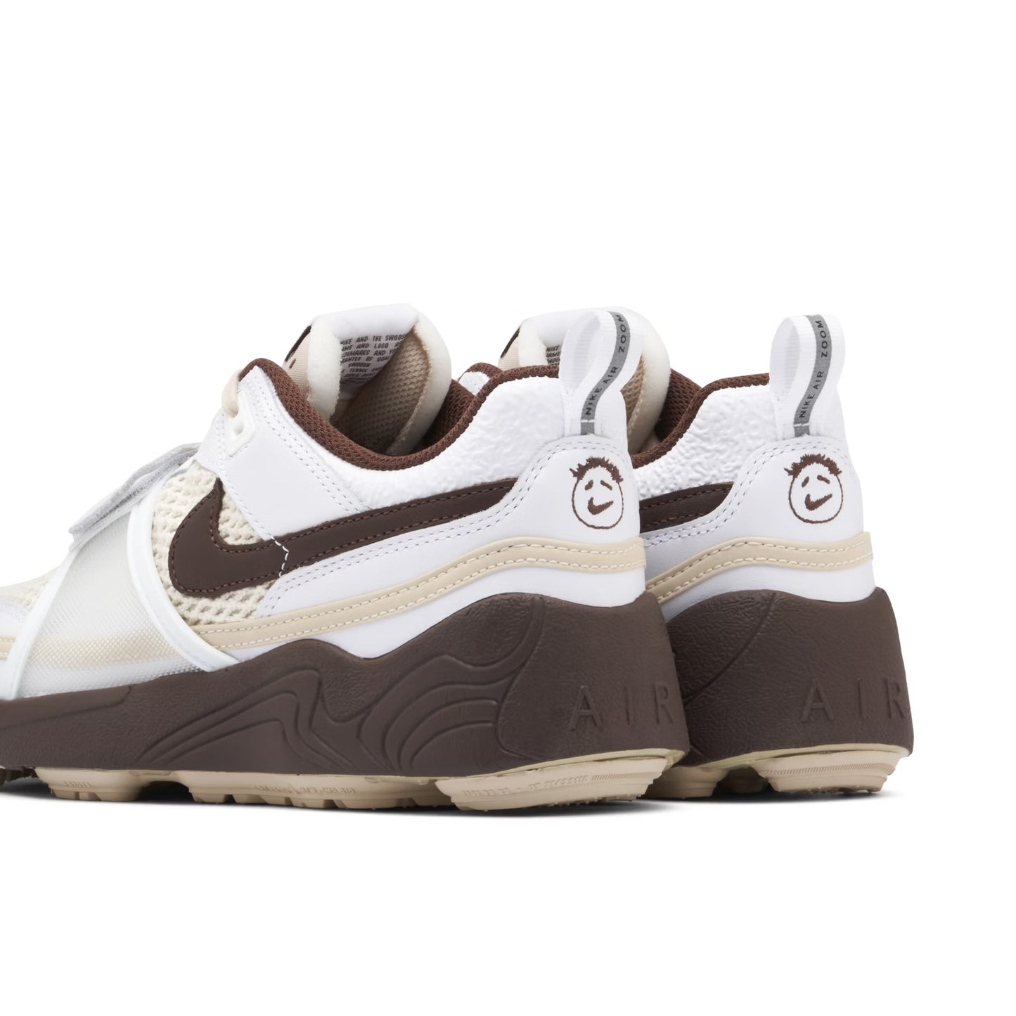 Nike Zoom Field Jaxx
Travis Scott Light Chocolate